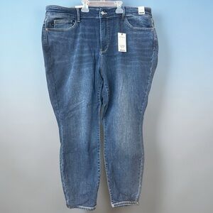 Judy Blue Skinny Fit Mid-Rise Blue Jeans - NWT!